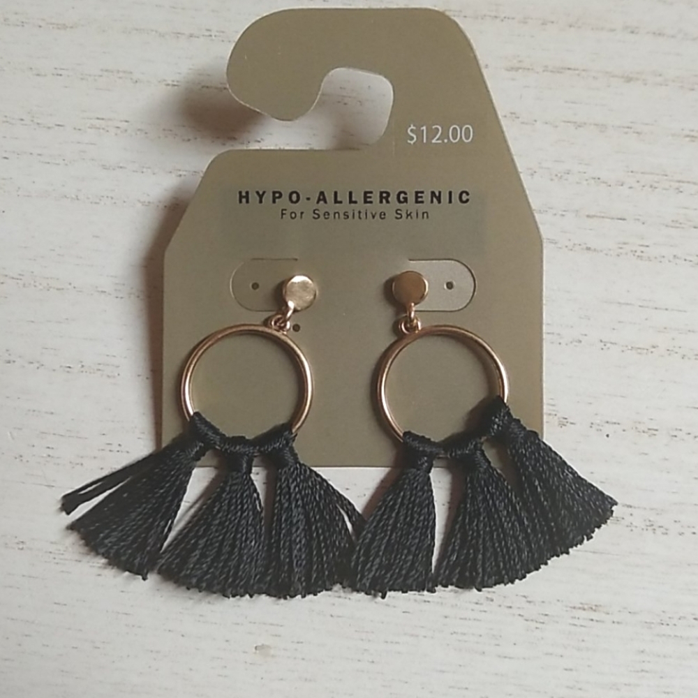 😻 3 For $15 3 Black Tassels Gold Dangle Hoops
